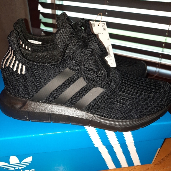 WOMEN'S ADIDAS ORIGINALS SWIFT RUN CASUAL SHOES - Picture 3 of 6